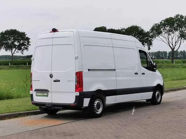 Mercedes-Benz Sprinter 314 L2H2 AUT MBUX Image 3